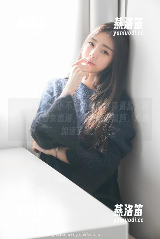 花漾show - 小不点的泳池写真资源：简直就是小仙女出浴，水中妩媚难挡，心跳加速了呢。