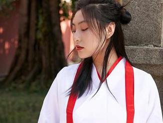 蜜桃社 – 美绪在海边的瞬间：原图让你忍不住想跳进水里