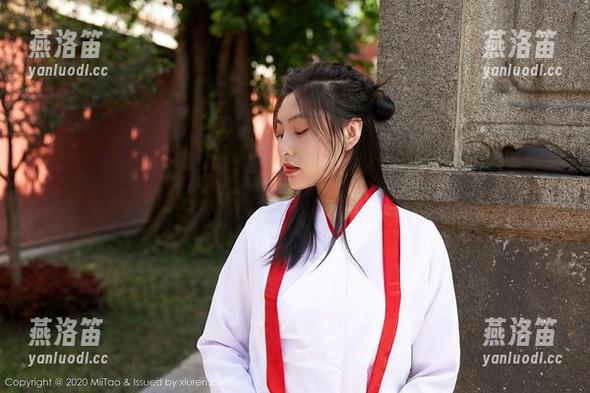 蜜桃社 - 美绪在海边的瞬间：原图让你忍不住想跳进水里