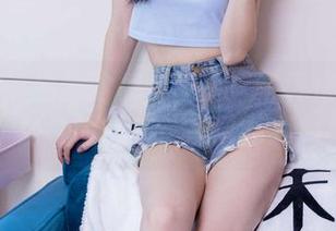 袜啵啵 – 熊熊的裸足原图：写真里有种不经意的魅惑，在诱惑我！