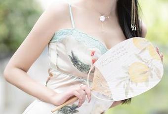 语画界 – 程程程空姐制服私拍合集，飞天梦的另一种调调！