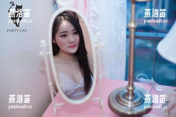 轰趴猫-杨晨晨sugar 轰趴猫 - 看!杨晨晨sugar的泳衣,连壁纸都想要个特写!