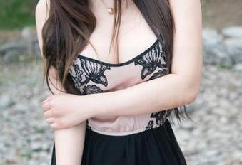 魅妍社 – Wendy智秀的比基尼写真：你能猜到她的下一步动作吗？