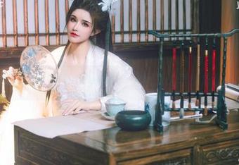 旗袍女仆，鹿八岁baby出品：为何我的壁纸总让人心动！